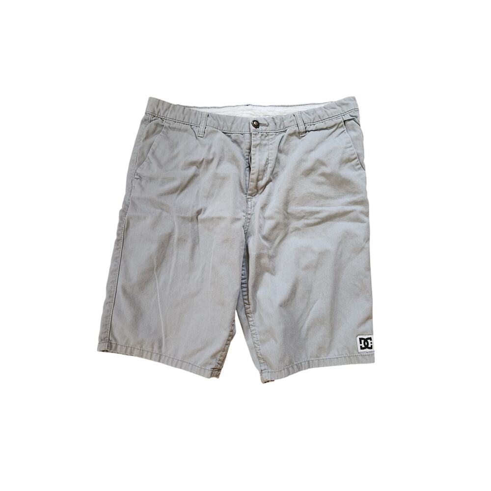 DC Shoes Mens Shorts Size 34 Gray Chino Skate Casual Flat Front